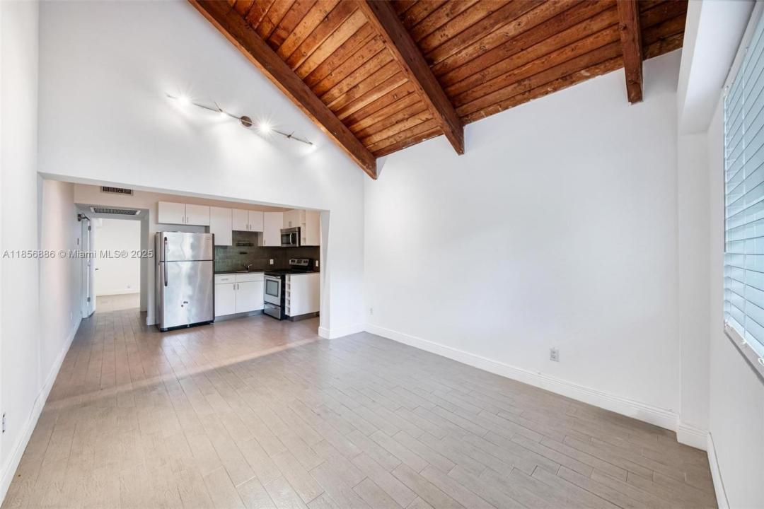 1050 NE 129th St 6, North Miami, Florida 33161