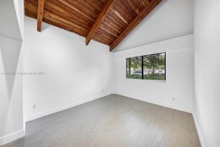 1050 NE 129th St 6, North Miami, Florida 33161, USA