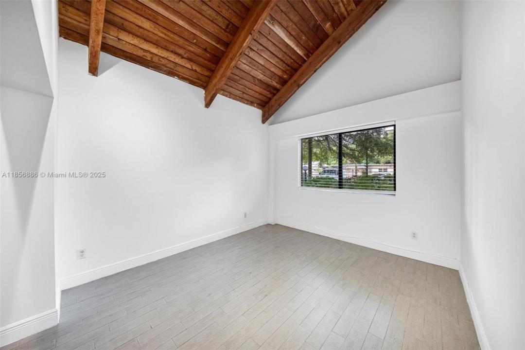 1050 NE 129th St 6, North Miami, Florida 33161