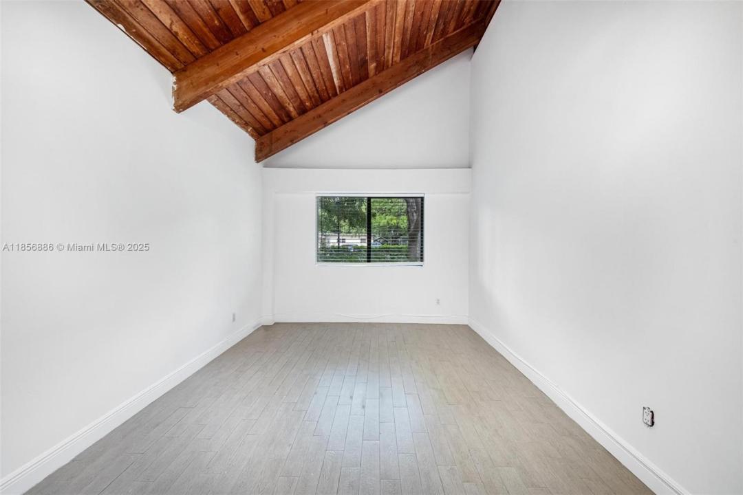 1050 NE 129th St 6, North Miami, Florida 33161