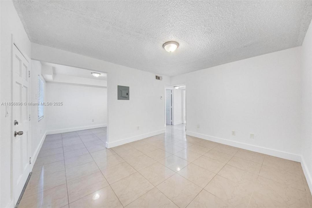 13251 Memorial Hwy 2, North Miami, フロリダ 33161, アメリカ合衆国