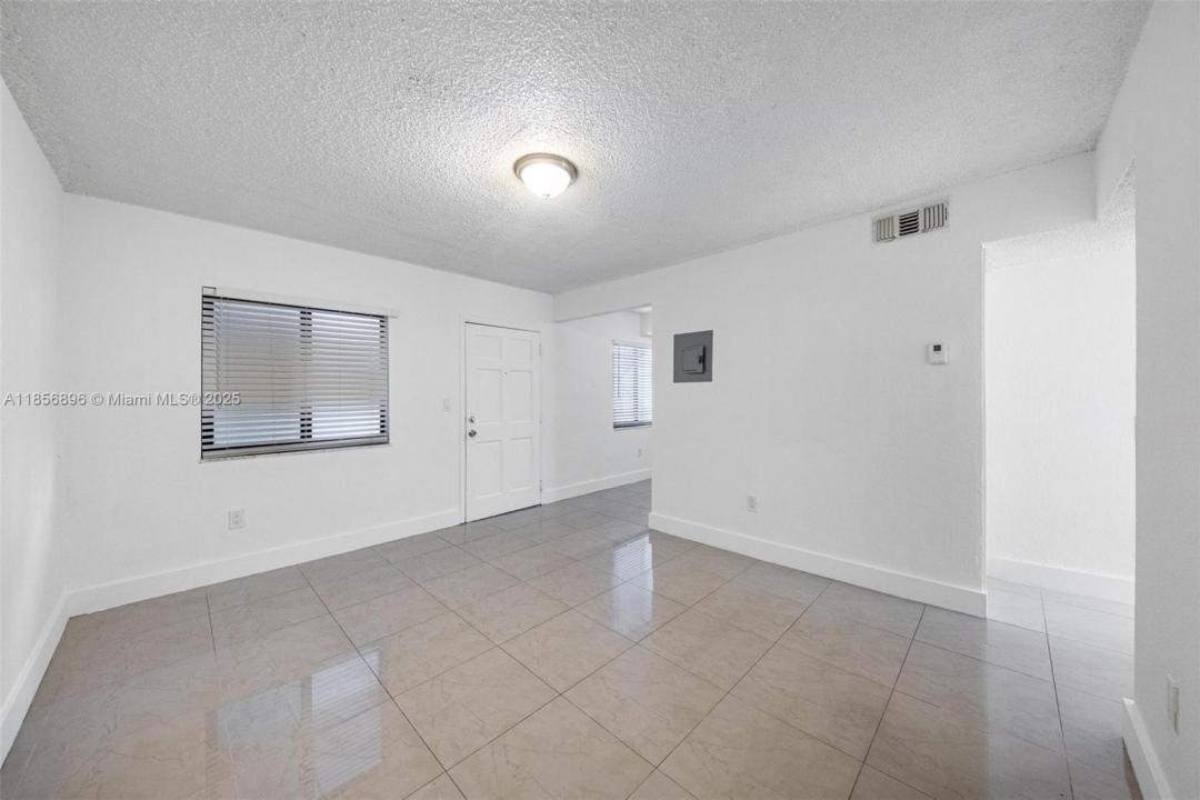 13251 Memorial Hwy 2, North Miami, フロリダ 33161, アメリカ合衆国