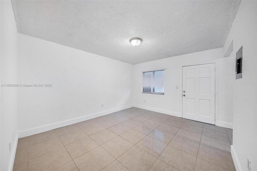 13251 Memorial Hwy 2, North Miami, フロリダ 33161, アメリカ合衆国