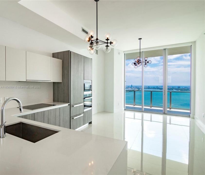 2900 NE 7th Ave LPH-4505, Miami, フロリダ 33137, アメリカ合衆国