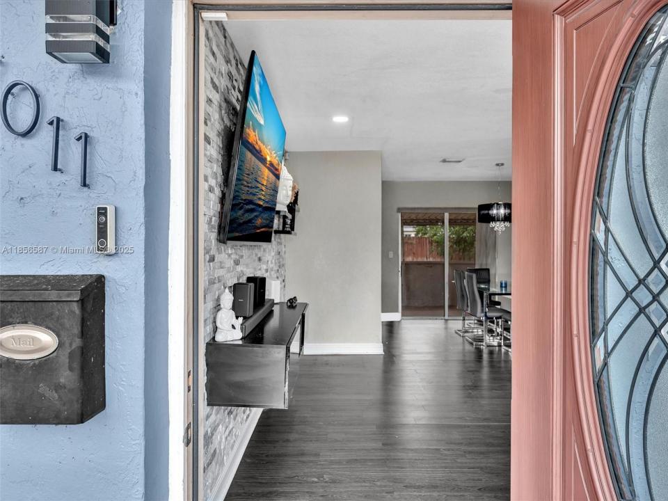 7011 Scott St, Hollywood, Florida 33024