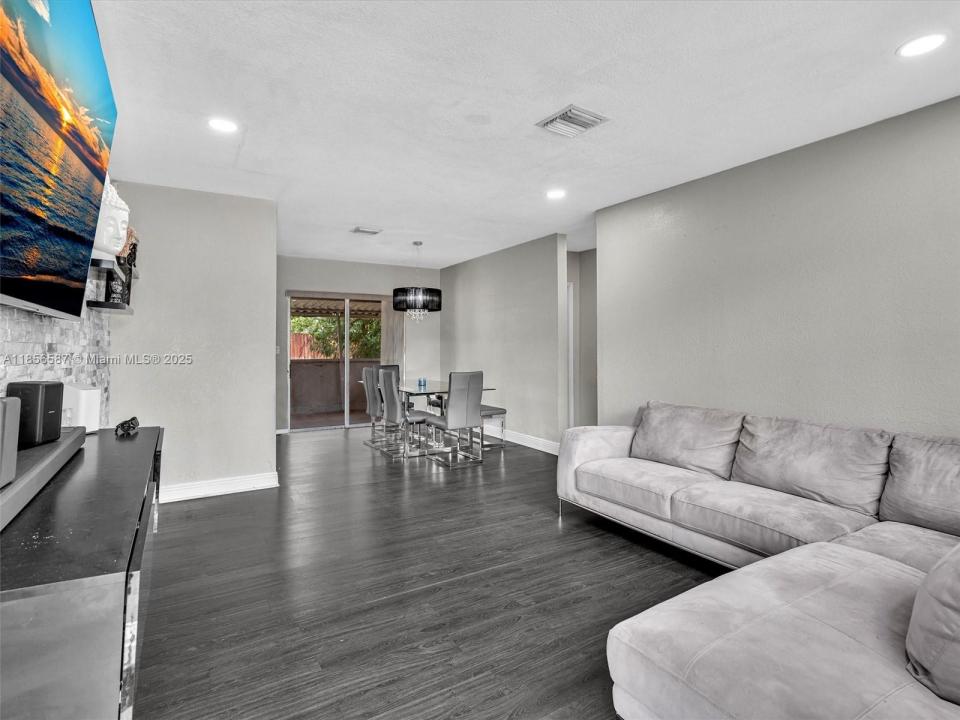 7011 Scott St, Hollywood, Florida 33024