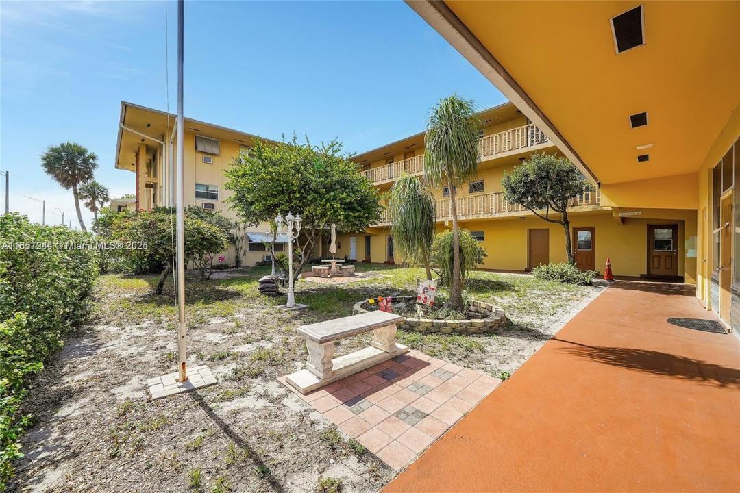 1050 E Sample Rd 309, Pompano Beach, Florida 33064, Estados Unidos