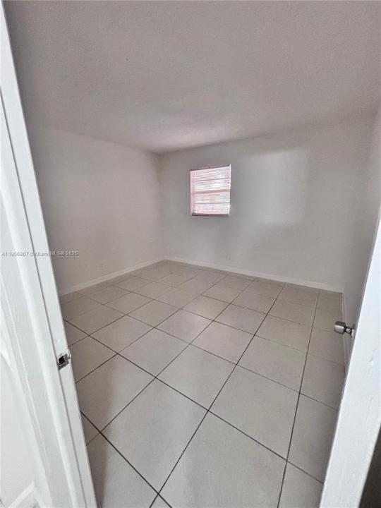 430 Commodore Dr 104, Plantation, Florida 33325
