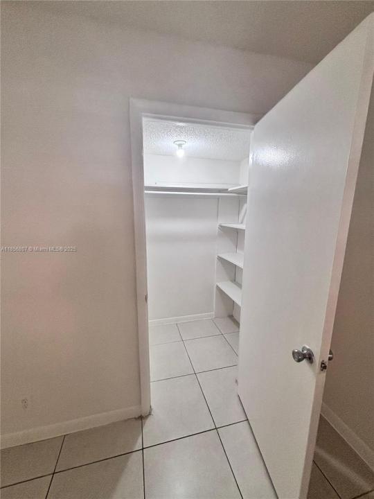 430 Commodore Dr 104, Plantation, Florida 33325