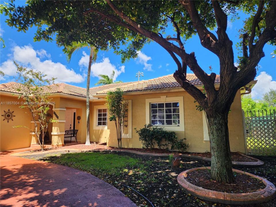 16441 NW 89th Ct, Miami Lakes, Floryda 33018, USA
