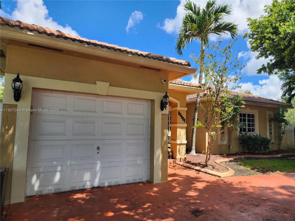 16441 NW 89th Ct, Miami Lakes, Floryda 33018, USA