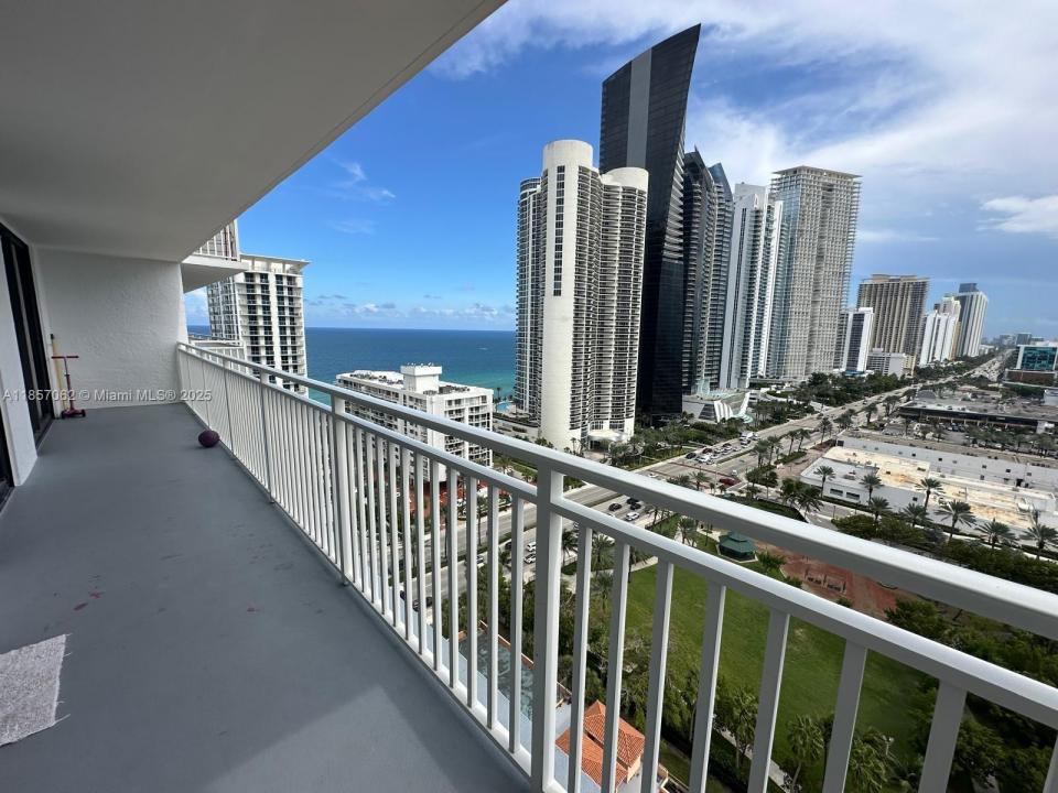 210 174th St 2202, Sunny Isles Beach, Florida 33160