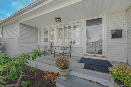 3 Old Town Lane, Huntington, New York 11743, USA