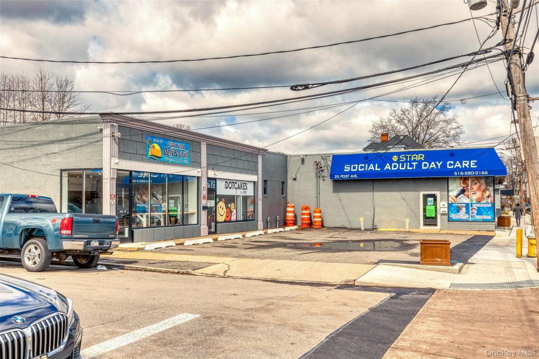 27 Post Avenue, North Hempstead, New York 11590, USA