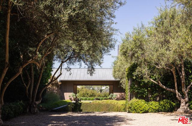 Woodacres Road, Santa Monica, California 90402