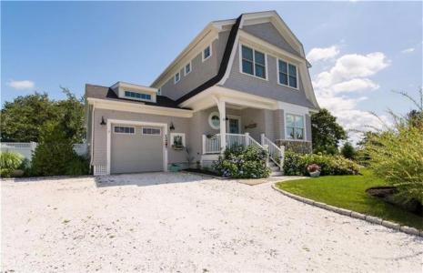 10 Julia Court, Middletown, Rhode Island 02842