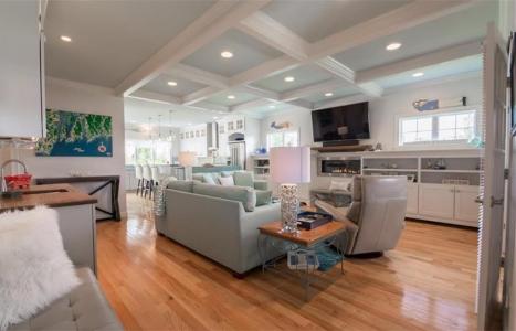 10 Julia Court, Middletown, Rhode Island 02842