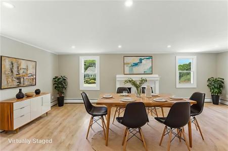 82 Barton Avenue, Warwick, Rhode Island 02889, USA