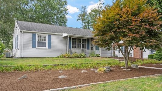 26 Winthrop Street, East Providence, רוד איילנד 02915, ארצות הברית של אמריקה