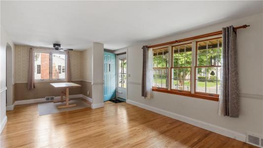 26 Winthrop Street, East Providence, רוד איילנד 02915, ארצות הברית של אמריקה