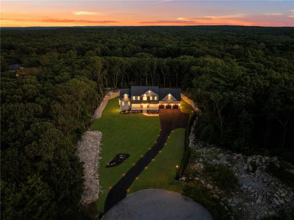 35 Beech Crest Road, East Greenwich, رود ايلاند 02818, الولايات المتحدة