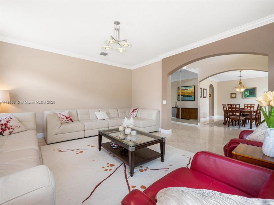 6669 W Segovia Cir W 6669, Pembroke Pines, פלורידה 33331, ארצות הברית של אמריקה