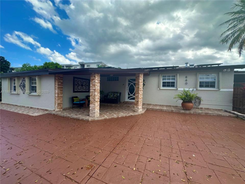 660 W 70th Pl 0, Hialeah, Florida 33014, HOA KỲ
