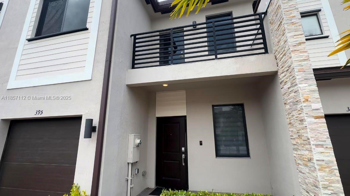 395 NE 211th Ter, Miami, פלורידה 33179, ארצות הברית של אמריקה 