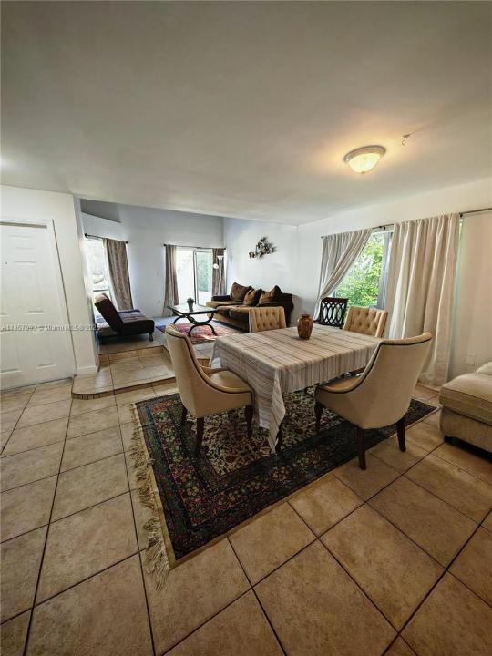 4807 Ponce De Leon Blvd 2, Coral Gables, Florida 33146, HOA KỲ