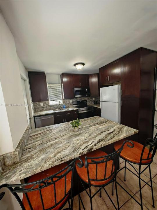 4807 Ponce De Leon Blvd 2, Coral Gables, Florida 33146, HOA KỲ