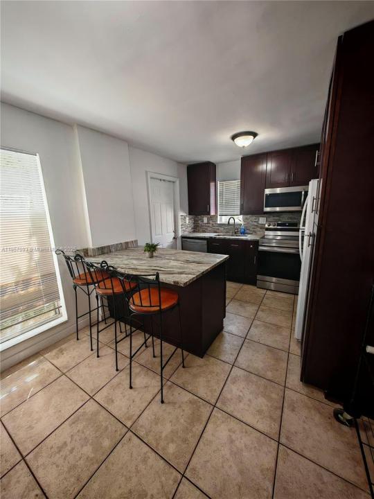 4807 Ponce De Leon Blvd 2, Coral Gables, Florida 33146, HOA KỲ