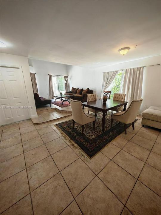 4807 Ponce De Leon Blvd 2, Coral Gables, Florida 33146, HOA KỲ