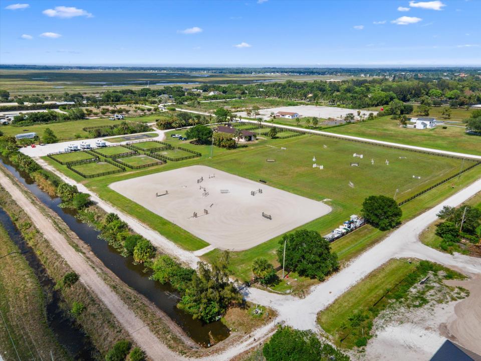 2191, 2339 Cotton Tail Drive, Wellington, Florida 33470