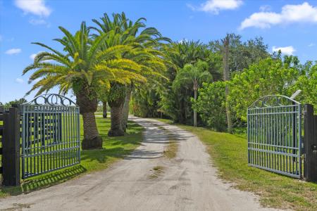 2191, 2339 Cotton Tail Drive, Wellington, Florida 33470