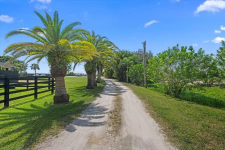 2191, 2339 Cotton Tail Drive, Wellington, Florida 33470