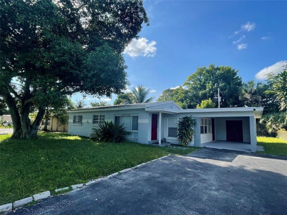 3720 NW 4th St, Lauderhill, Florida 33311