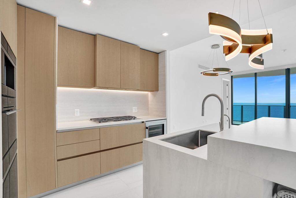 900 N Ocean Blvd. 1405, Casamar, Pompano Beach, Flórida 33062, Estados Unidos