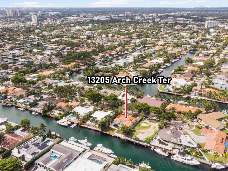 13205 Arch Creek Ter, North Miami, フロリダ 33181, アメリカ合衆国