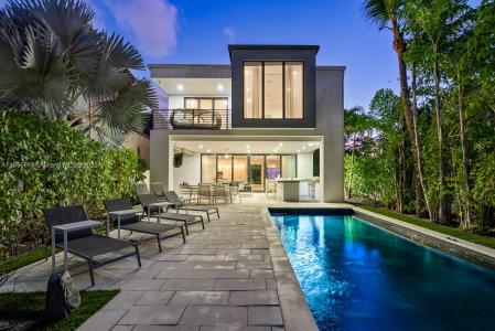 310 SE 11th Ave, Fort Lauderdale, פלורידה 33301, ארצות הברית של אמריקה 