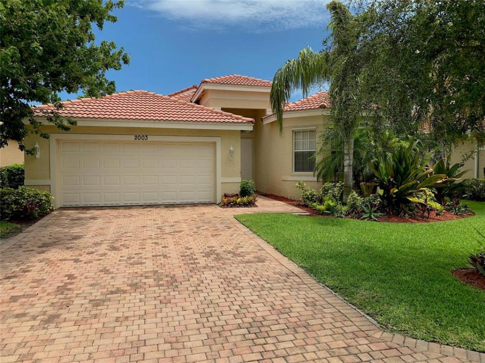 2003 Grey Falcon Cir SW, Falcon Trace, Vero Beach, Florida 32962