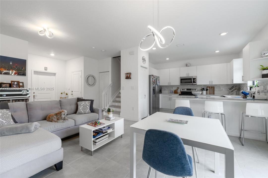 561 NW 204th St, Miami Gardens, Floride 33169, États-Unis