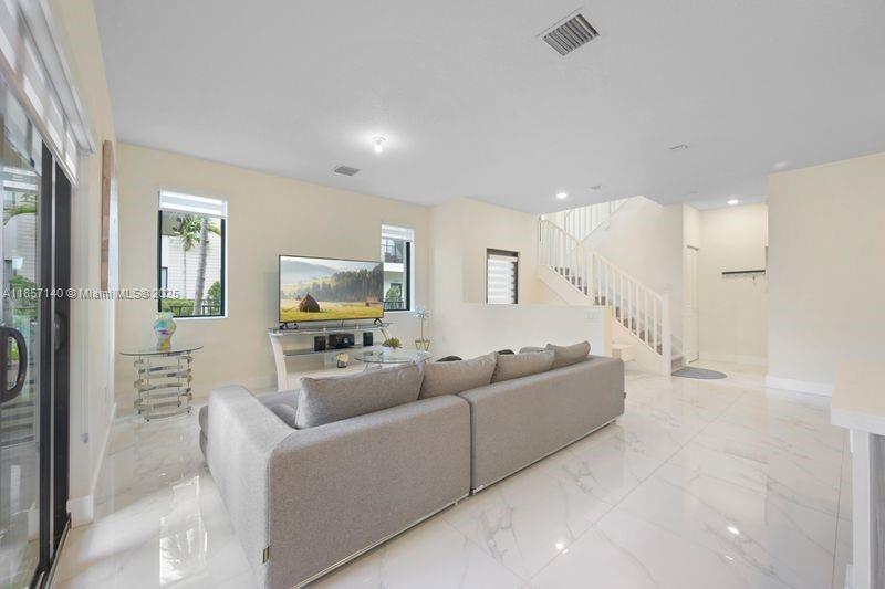 4712 NW 83rd Ave 0, Doral, Florida 33166, USA