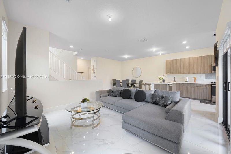 4712 NW 83rd Ave 0, Doral, Florida 33166, USA