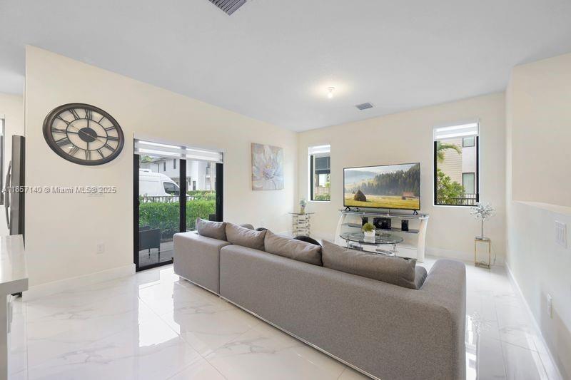4712 NW 83rd Ave 0, Doral, Florida 33166, USA