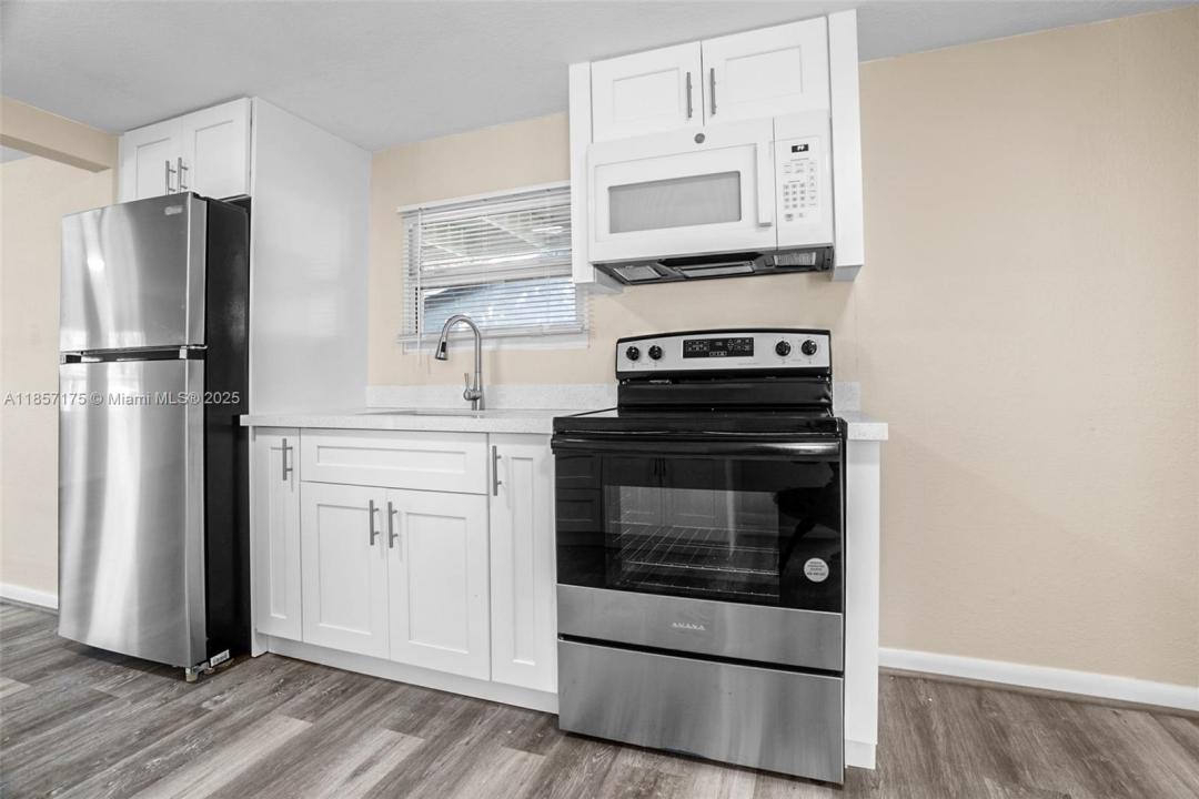 212 SW 11th St A, Dania Beach, 佛罗里达州 33004, 美国