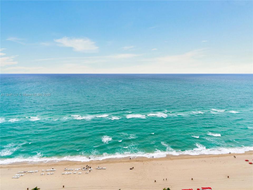 18001 Collins Ave 811, Sunny Isles Beach, Floryda 33160, USA