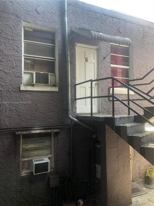 125 NW 7th Ave, Miami, Florida 33128, Stati Uniti