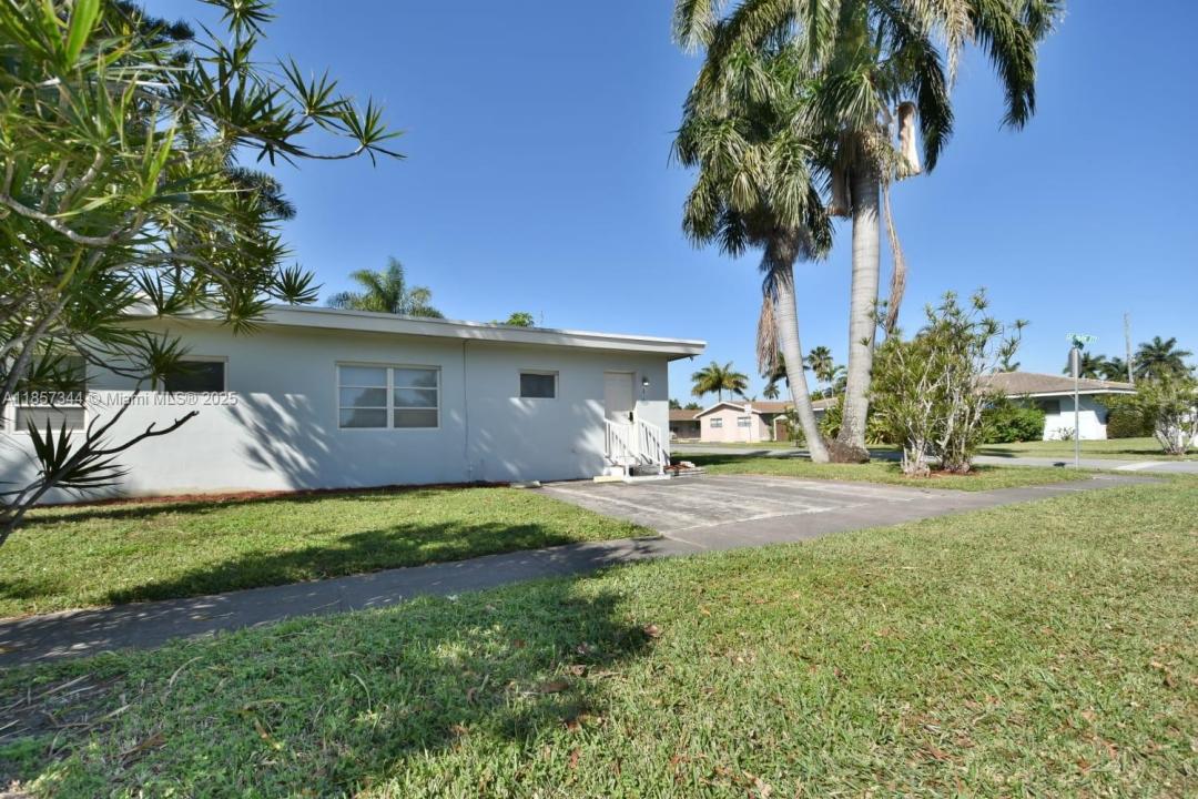 250 SE Park St 4, Dania Beach, Florida 33004
