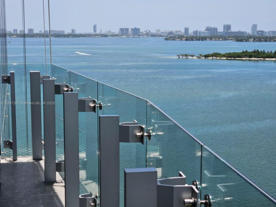 700 NE 26 1504, Miami, Flórida 33137, Estados Unidos