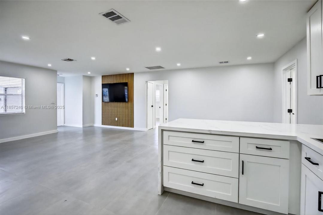 6861 NW 24th St, Sunrise, Floryda 33313, USA